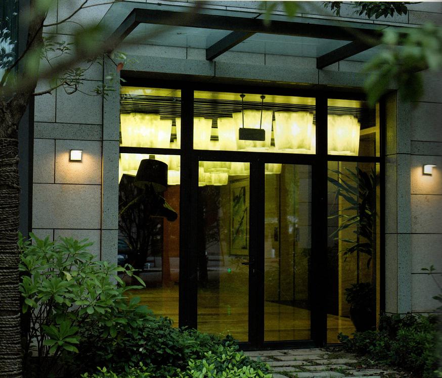 RENDL VECINO nástenná striebornosivá 230V LED 5W IP54 3000K